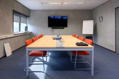 /assets/aanbod/Loubergweg-28-Eerbeek-foto-6-vergaderkamer.jpg